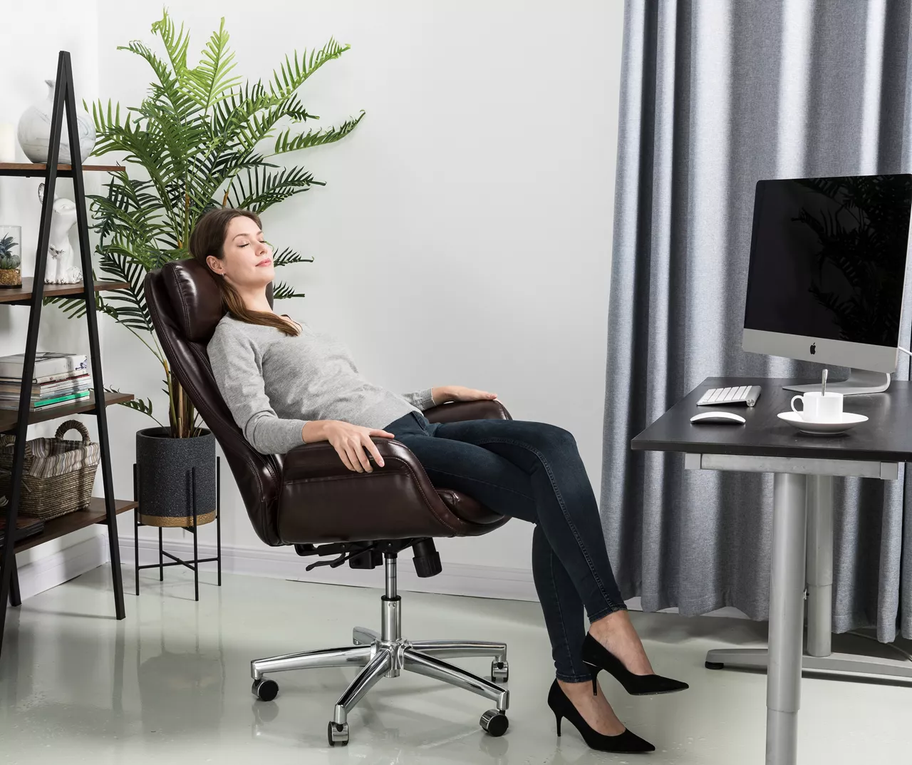 Dark Brown Mid-Century Modern Faux Leather Executive Office Chair - Ergonomic Design, Comfort & Style - Image 3
